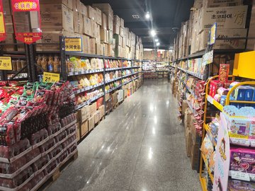 黑龙江黑河市爱辉区附近的商场超市有哪些？