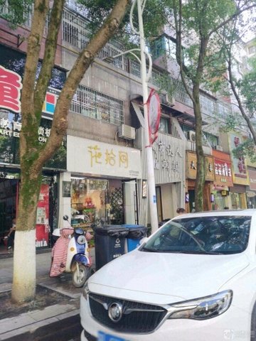 江西鹰潭市月湖区附近的鲜花店有哪些？